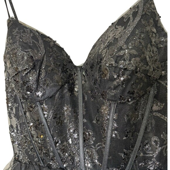 Ladivine by Cinderella Divine Ball Gown Formal Dress Prom Lace Tiered Size XS - Picture 8 of 13